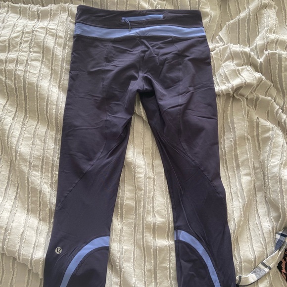 Lululemon crop leggings - Picture 2 of 3